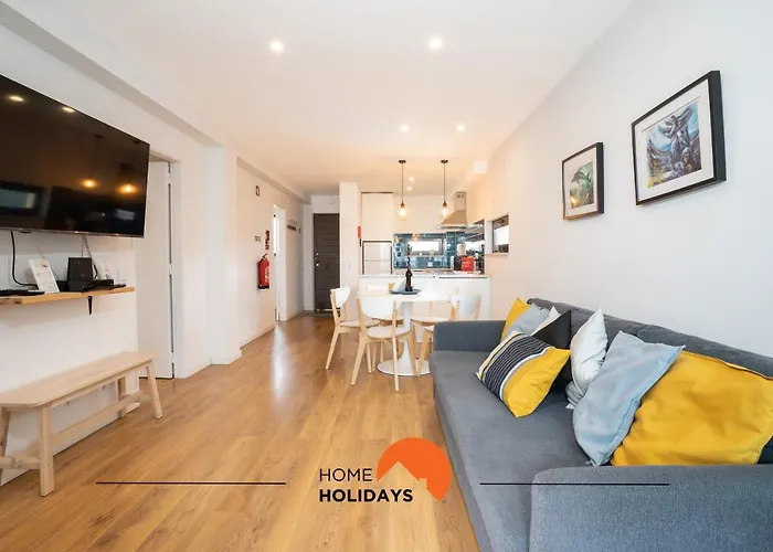 #063 Beach Flat By Home Holidays